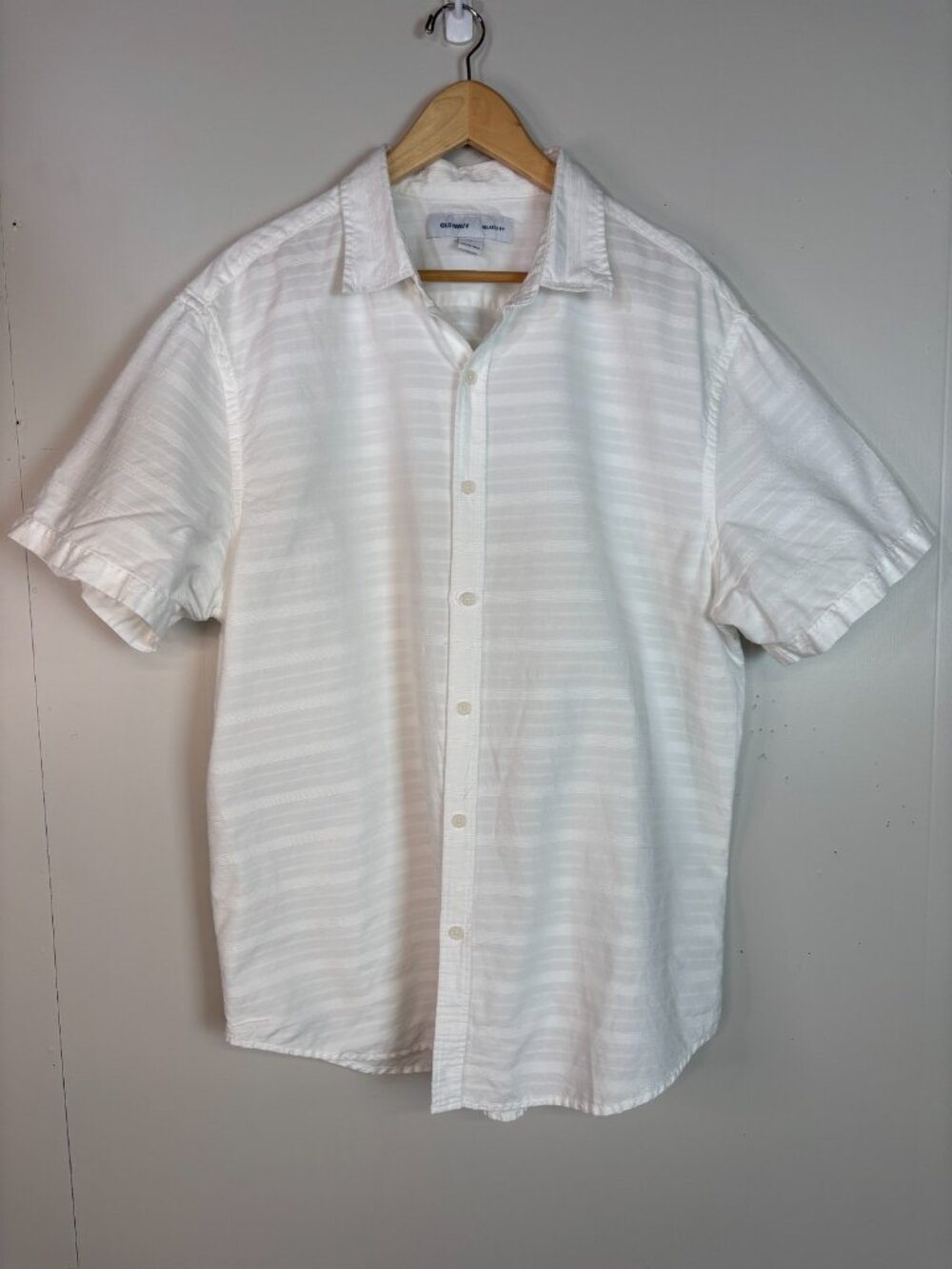 Old Navy Shirt XL White Textured Stripe Button-Front Relaxed Fit‎ Cotton Men's